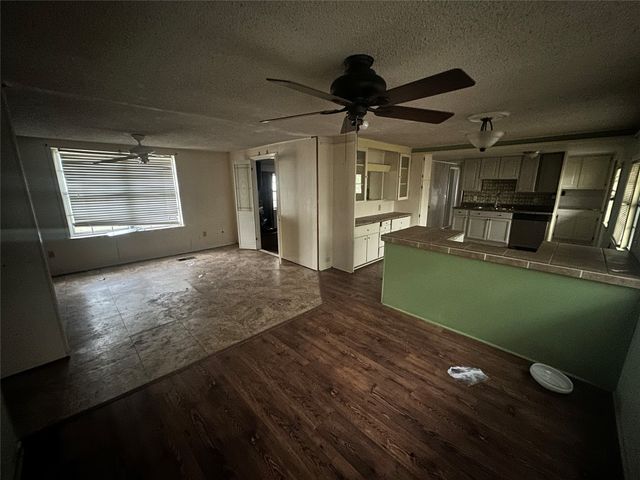 1832 Smokehouse Road, Granbury, TX 76049