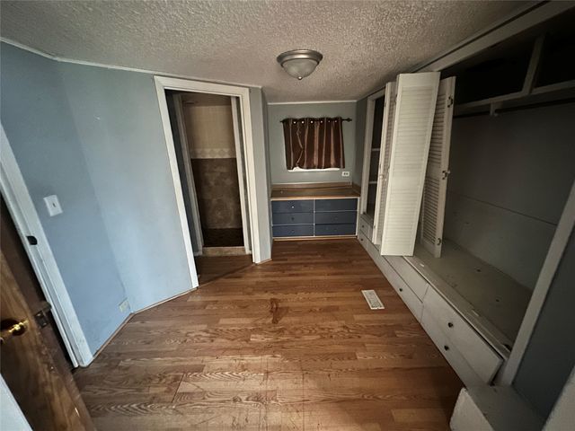 1832 Smokehouse Road, Granbury, TX 76049