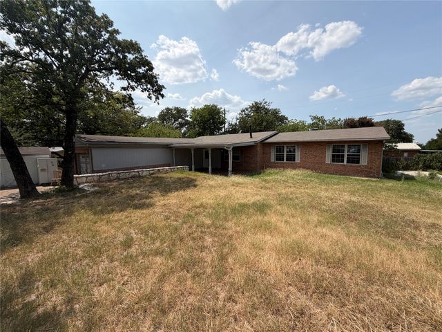 1832 Smokehouse Road, Granbury, TX 76049
