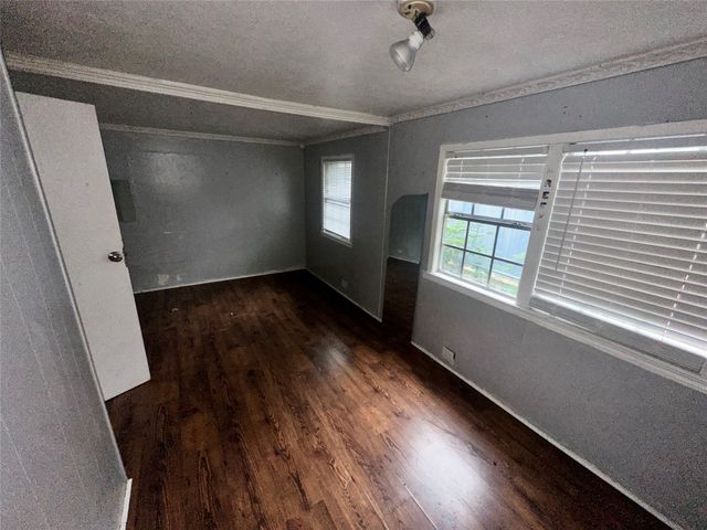 1832 Smokehouse Road, Granbury, TX 76049