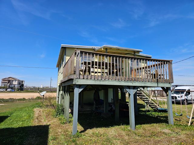 605 Texas Street, Surfside Beach, TX 77541