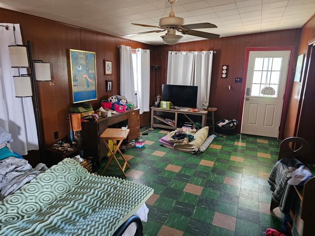 605 Texas Street, Surfside Beach, TX 77541