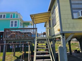 605 Texas Street, Surfside Beach, TX 77541