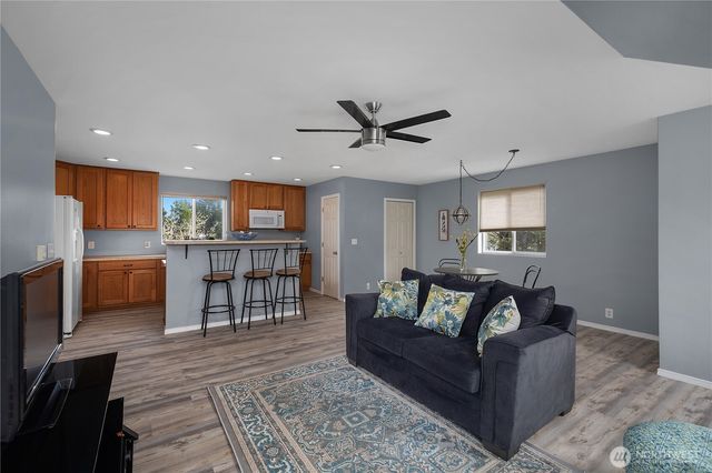 655 Skamokawa Court SE, Ocean Shores, WA 98569