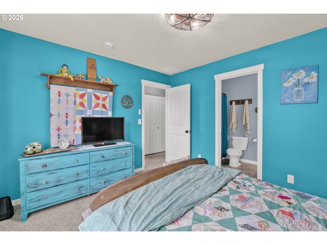 518 RABER Rd, Eugene, OR 97402