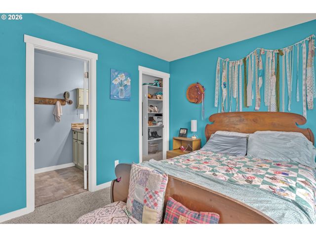 518 RABER Rd, Eugene, OR 97402