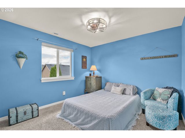 518 RABER Rd, Eugene, OR 97402