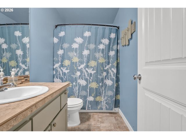 518 RABER Rd, Eugene, OR 97402
