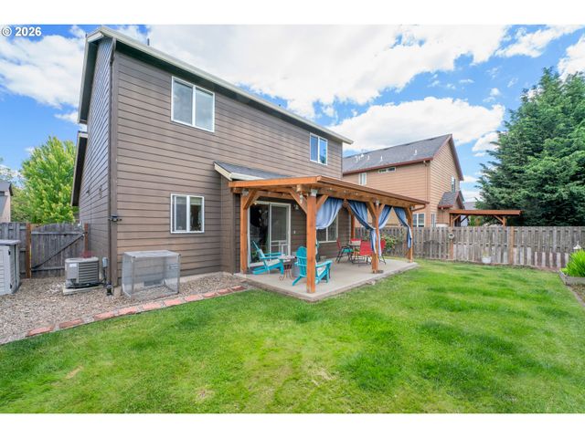 518 RABER Rd, Eugene, OR 97402