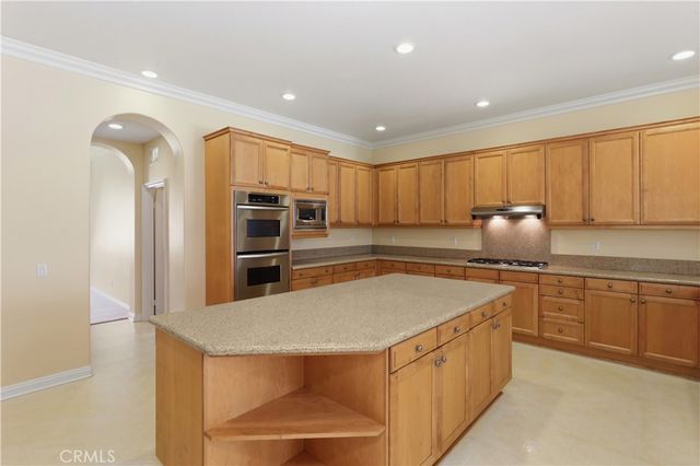16861 Ridge Cliff Drive, Riverside, CA 92503