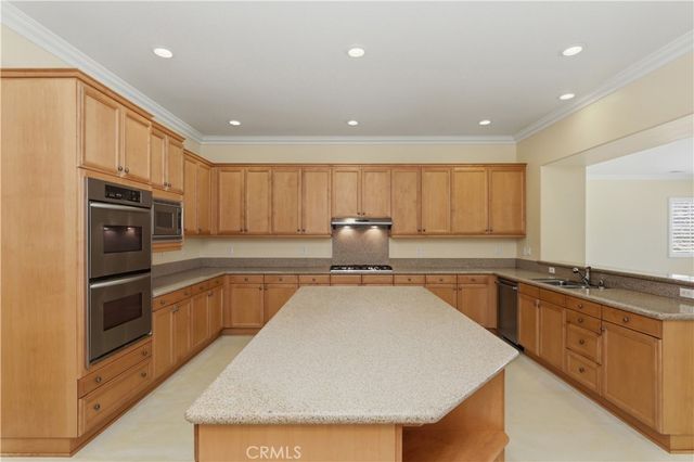 16861 Ridge Cliff Drive, Riverside, CA 92503