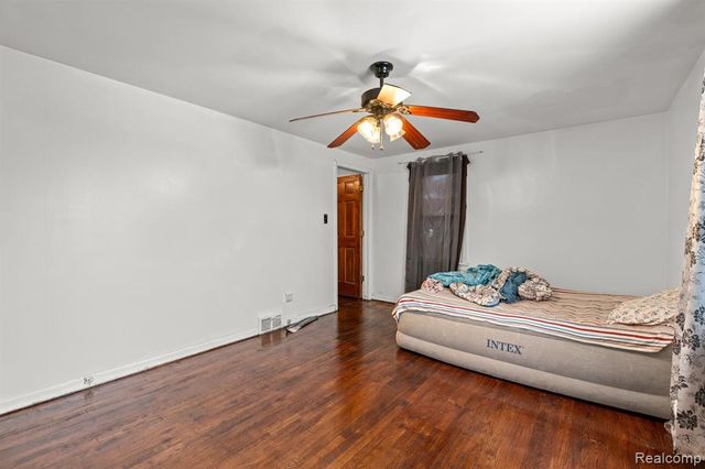 10517 Curtis Street, Detroit, MI 48221