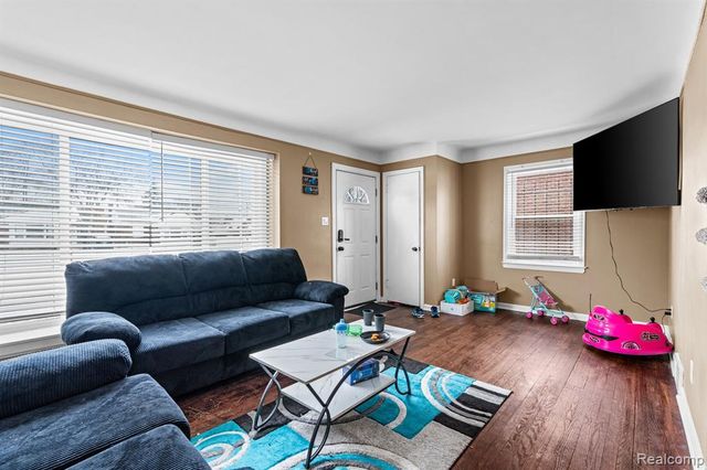 10517 Curtis Street, Detroit, MI 48221