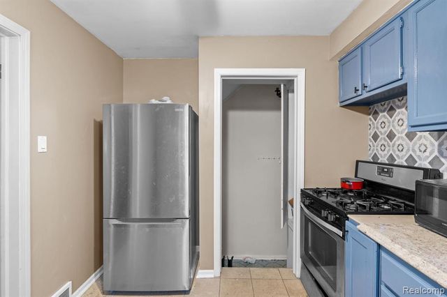 10517 Curtis Street, Detroit, MI 48221