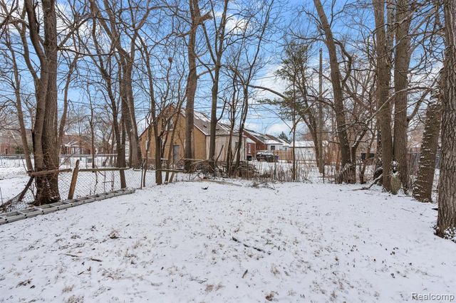 10517 Curtis Street, Detroit, MI 48221