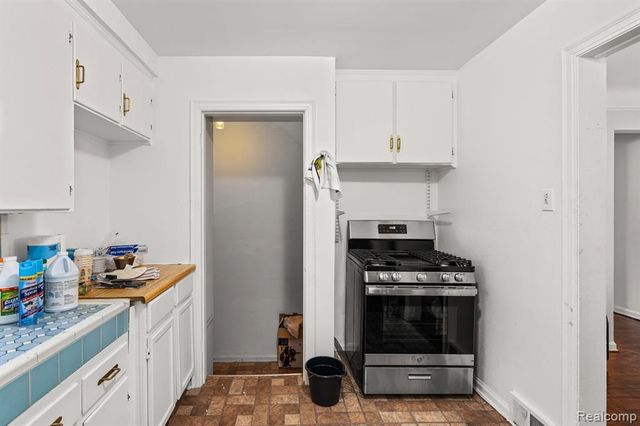 10517 Curtis Street, Detroit, MI 48221