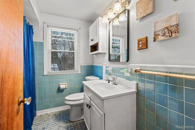 10517 Curtis Street, Detroit, MI 48221