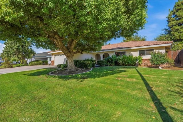 2408 Courtleigh Drive, Bakersfield, CA 93309