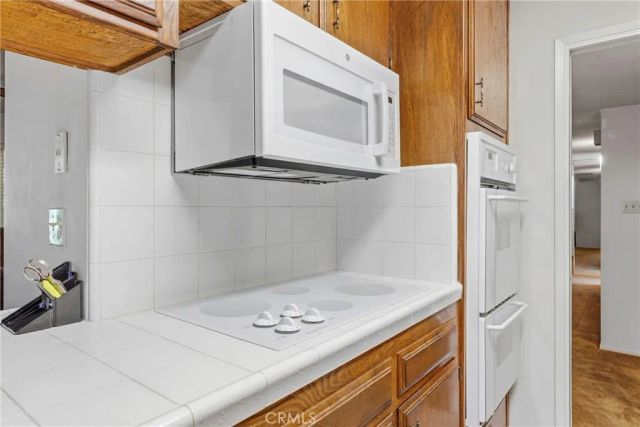 2408 Courtleigh Drive, Bakersfield, CA 93309