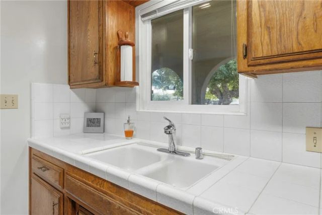 2408 Courtleigh Drive, Bakersfield, CA 93309