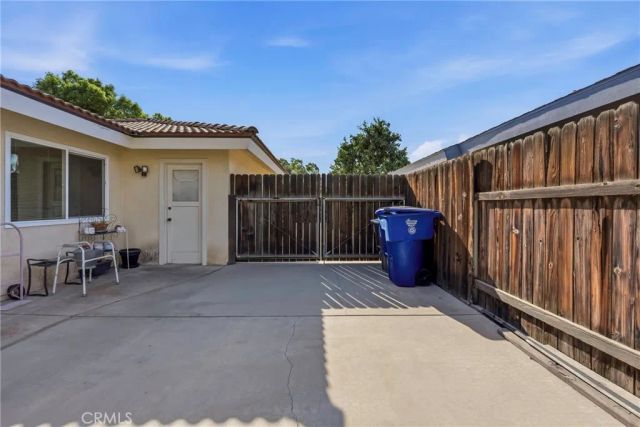 2408 Courtleigh Drive, Bakersfield, CA 93309
