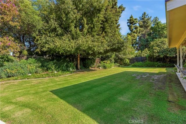 2408 Courtleigh Drive, Bakersfield, CA 93309