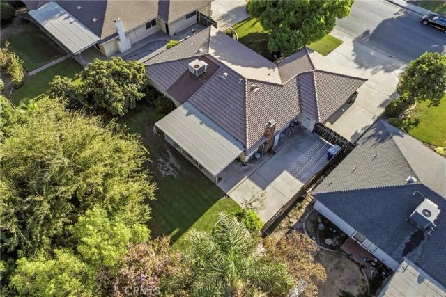 2408 Courtleigh Drive, Bakersfield, CA 93309