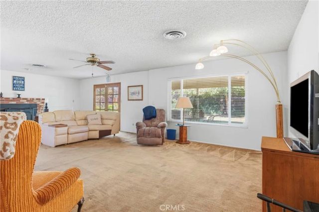 2408 Courtleigh Drive, Bakersfield, CA 93309