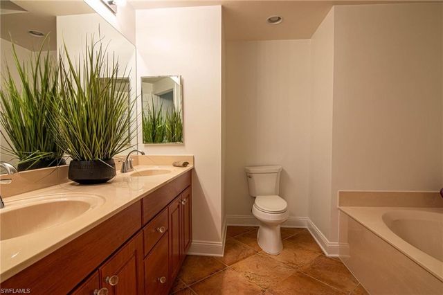 2743 1st ST 406, Fort Myers, FL 33916