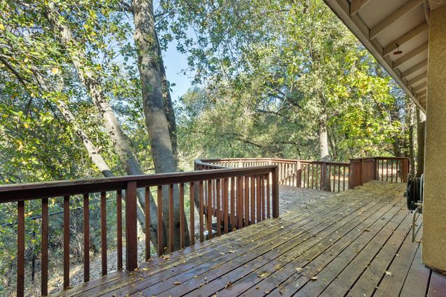 3710 Indio Way, Redding, CA 96002