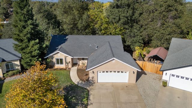 3710 Indio Way, Redding, CA 96002