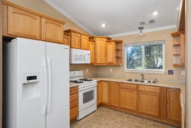 3710 Indio Way, Redding, CA 96002