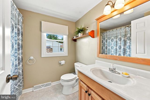 205 ARMSTEAD CT, Downingtown, PA 19335