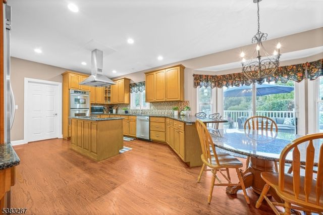 8 Hemingway Dr, Alexandria Twp., NJ 08848
