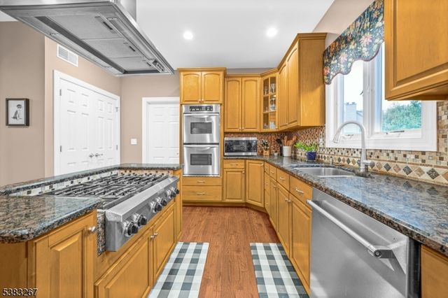8 Hemingway Dr, Alexandria Twp., NJ 08848