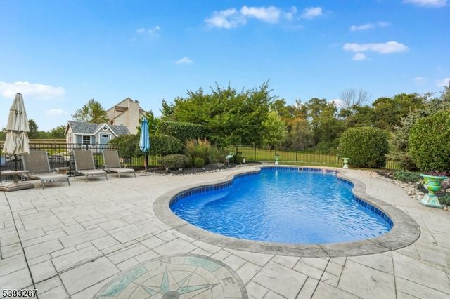 8 Hemingway Dr, Alexandria Twp., NJ 08848