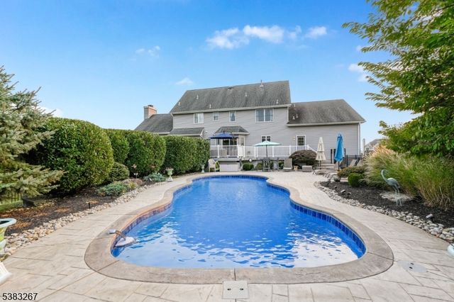 8 Hemingway Dr, Alexandria Twp., NJ 08848