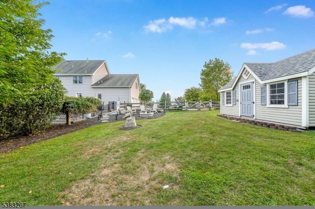 8 Hemingway Dr, Alexandria Twp., NJ 08848
