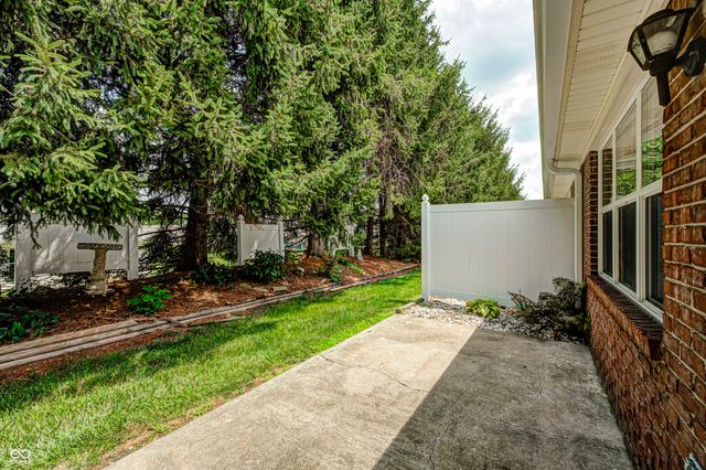 3924 Gray Pond Court, Indianapolis, IN 46237