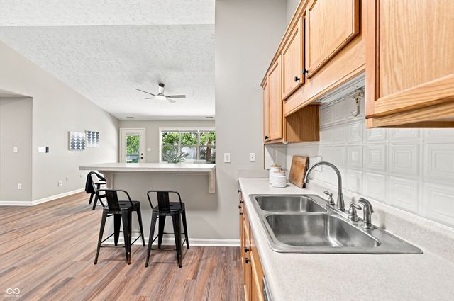 3924 Gray Pond Court, Indianapolis, IN 46237