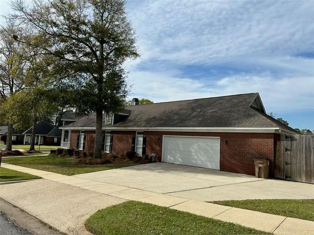 6108 Sturbridge Drive, Mobile, AL 36609