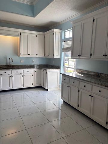 6108 Sturbridge Drive, Mobile, AL 36609