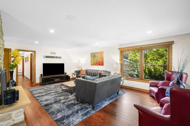 W74N755 Spruce AVENUE, Cedarburg, WI 53012