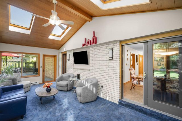W74N755 Spruce AVENUE, Cedarburg, WI 53012