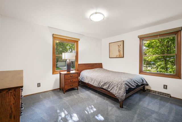 W74N755 Spruce AVENUE, Cedarburg, WI 53012
