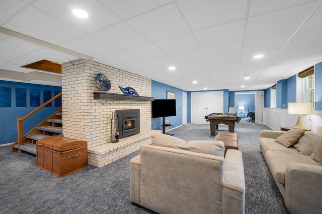 W74N755 Spruce AVENUE, Cedarburg, WI 53012