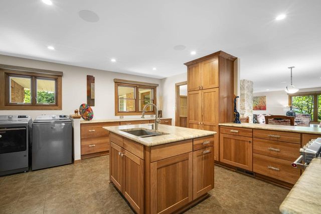 W74N755 Spruce AVENUE, Cedarburg, WI 53012