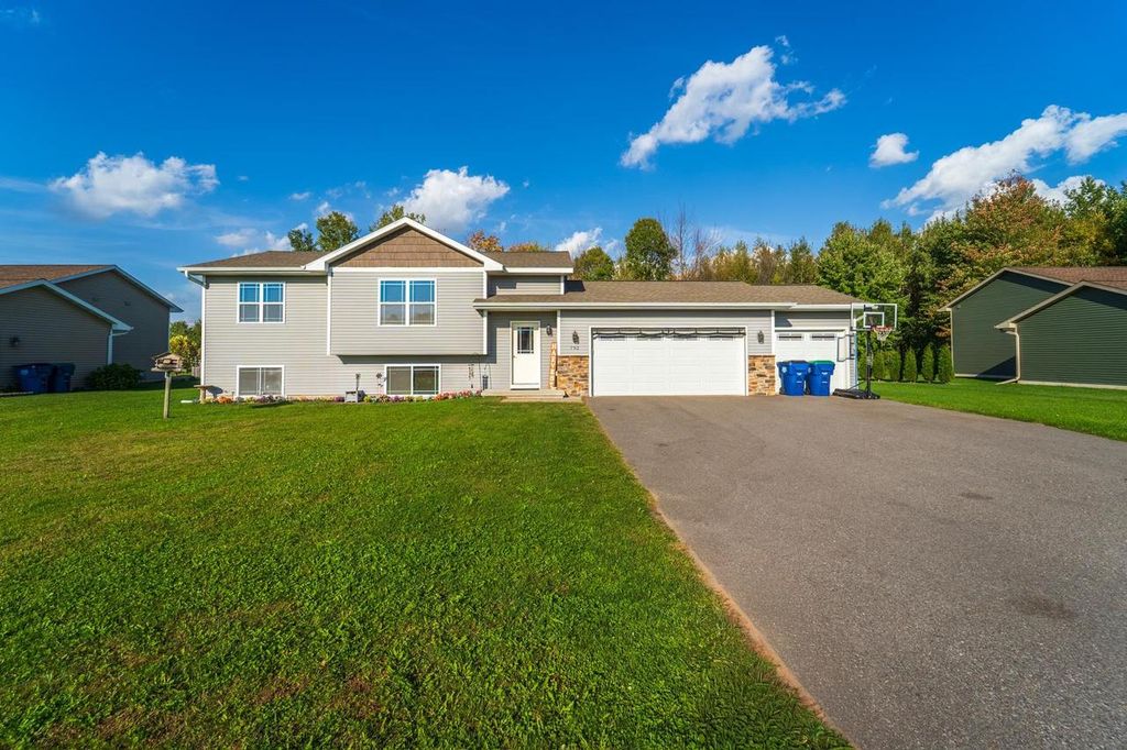 792 PINEDALE LANE, Kronenwetter, WI 54455