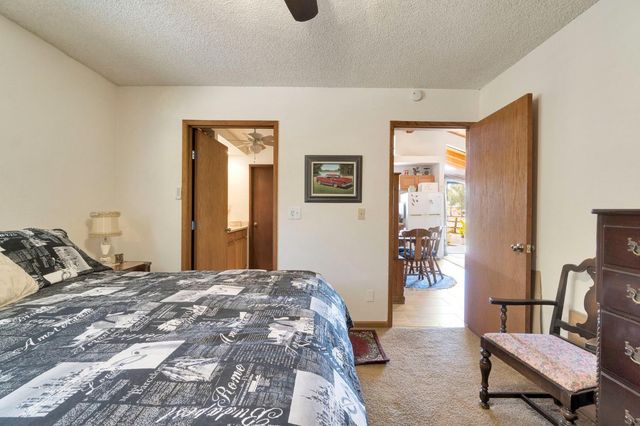 11801 N Mckelvy Ave, Clovis, CA 93619