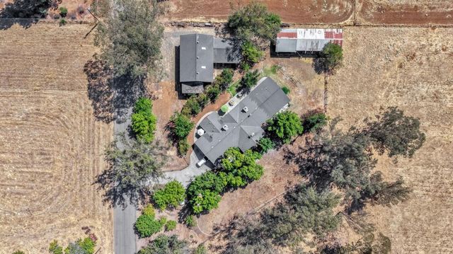 11801 N Mckelvy Ave, Clovis, CA 93619